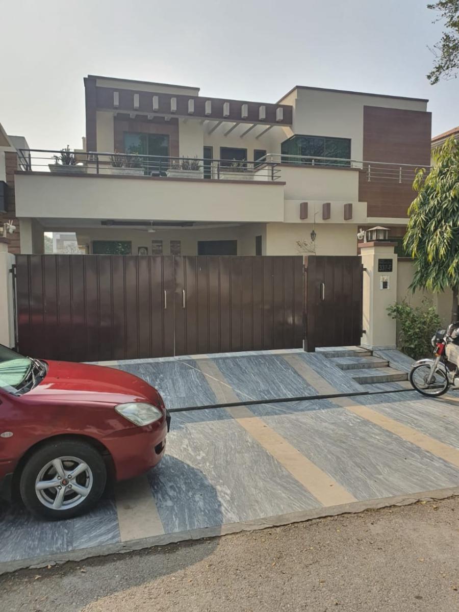 20 Marla Used House for sale in DHA, Lahore | TL-1047 Slide 1