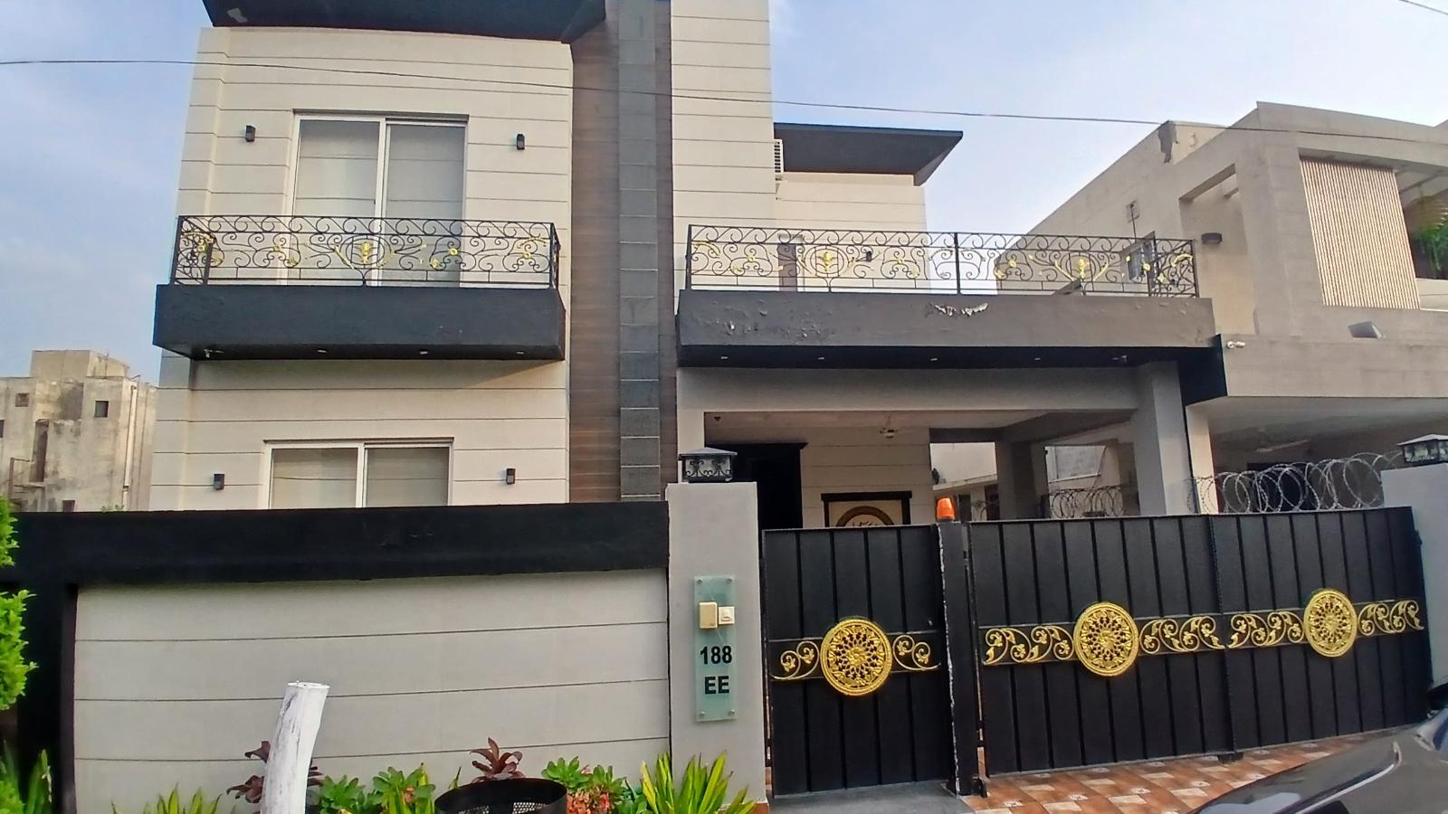 10 Marla Used House for sale in DHA, Lahore | TL-1158 Slide 1