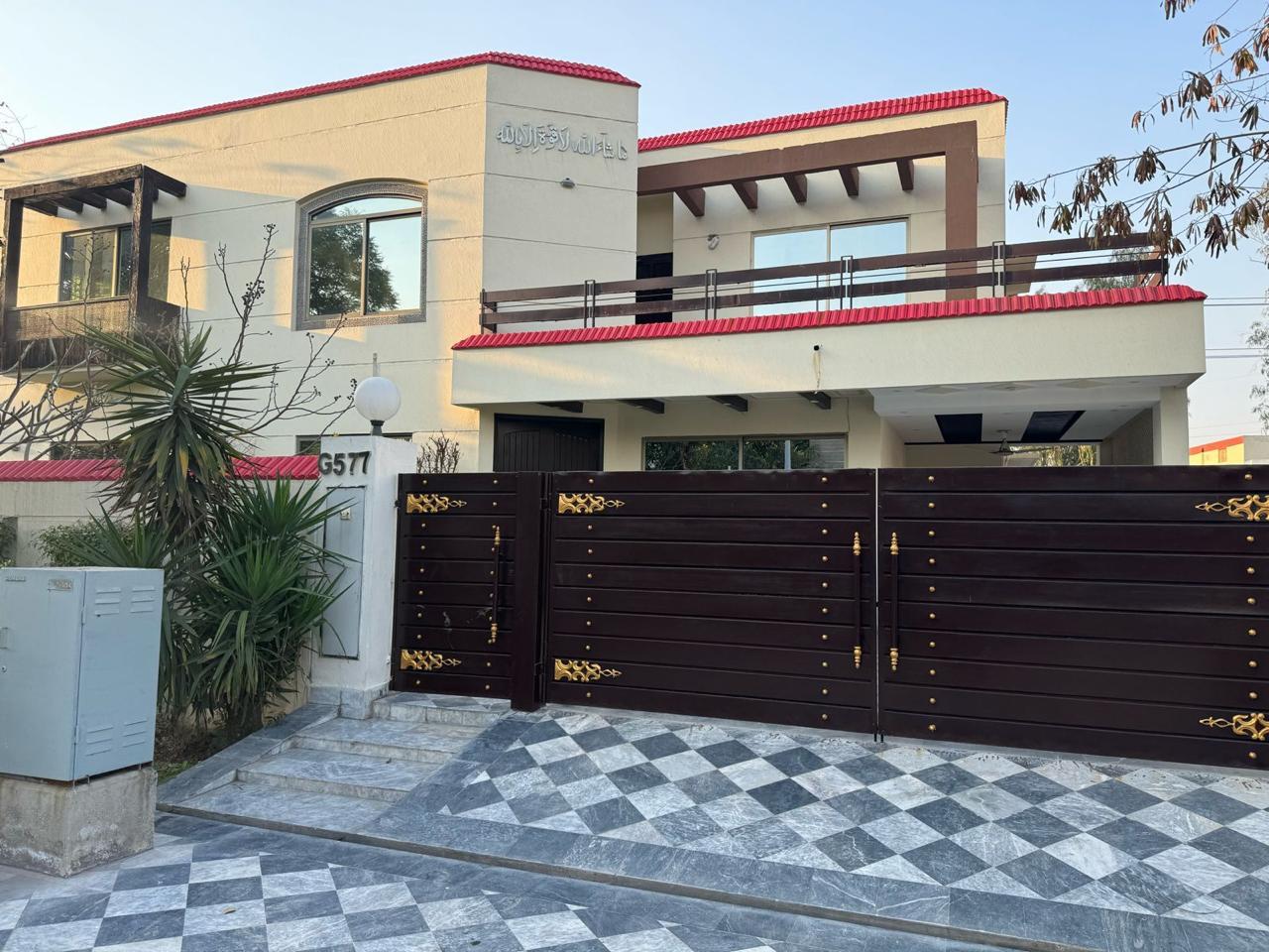 20 Marla Used House for sale in DHA, Lahore | TL-1328 Slide 1