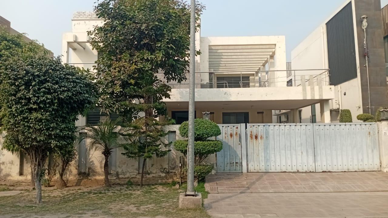 20 Marla Used House for sale in DHA, Lahore | TL-1350 Slide 1