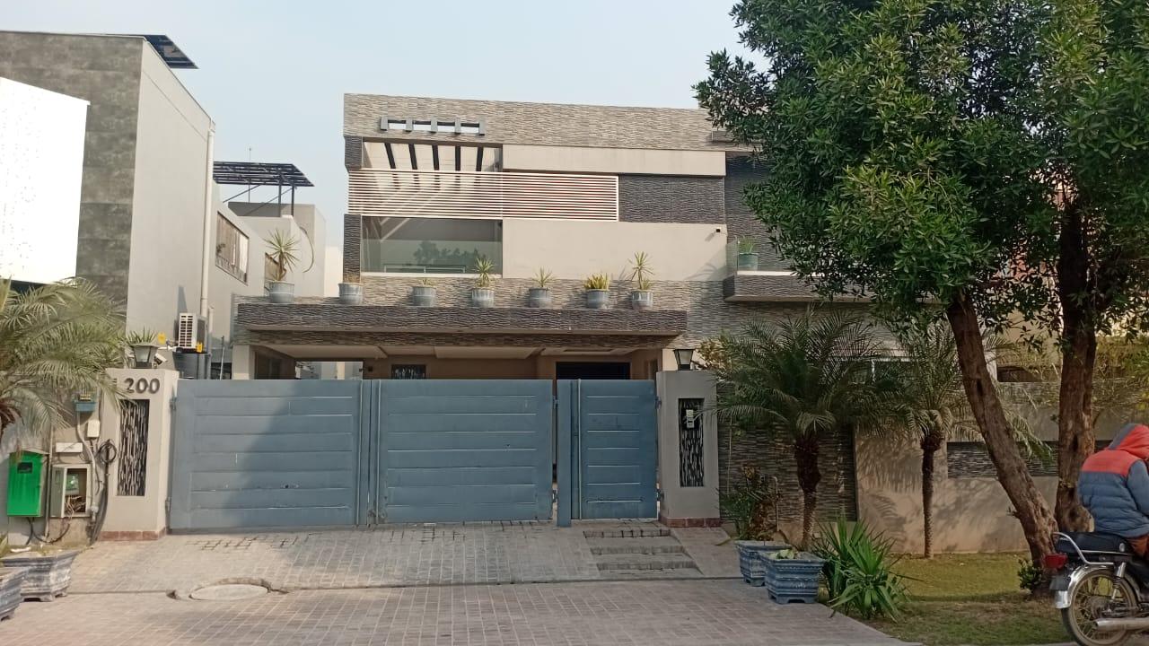20 Marla Used House for sale in DHA, Lahore | TL-1213 Slide 1
