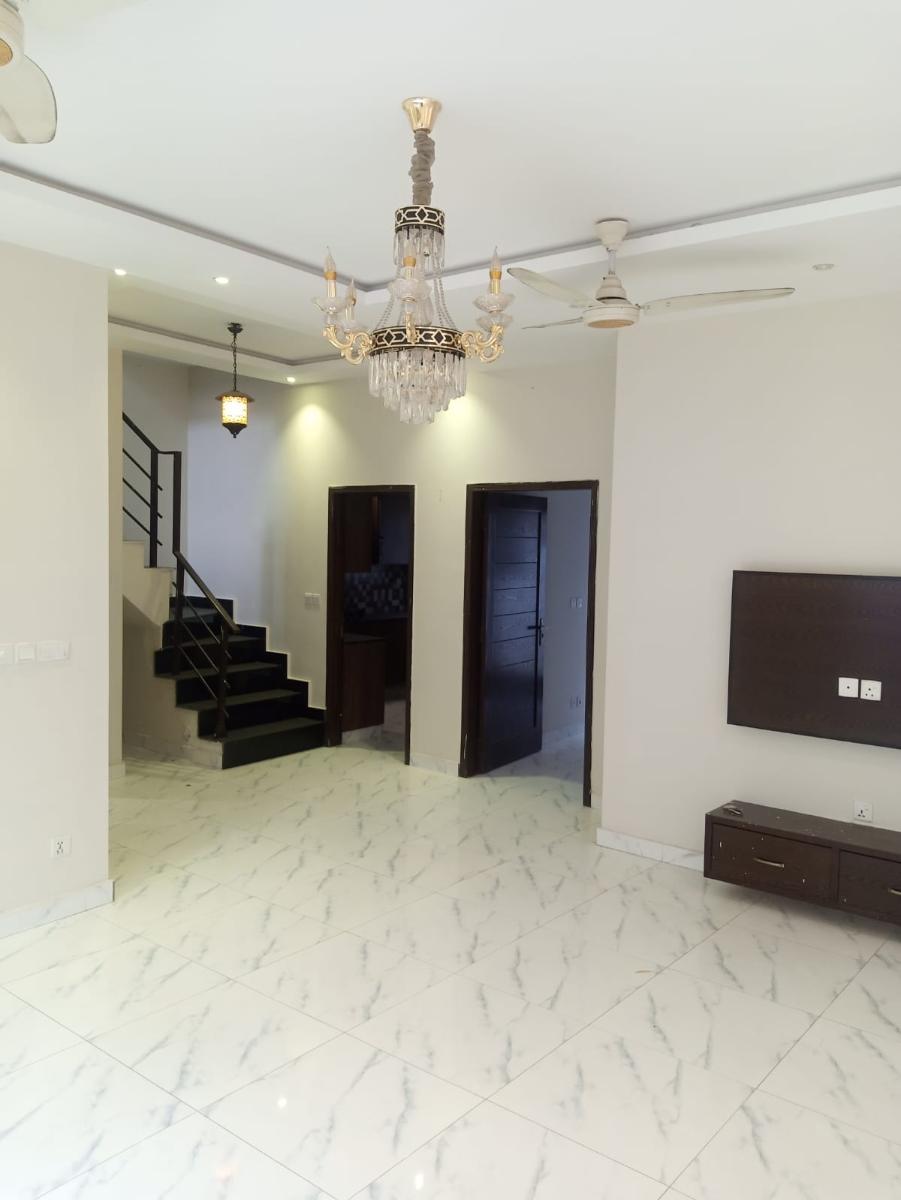 5 Marla Used House for sale in Lake City Meadows (EX State Life), Lahore | TL-1389 Slide 1