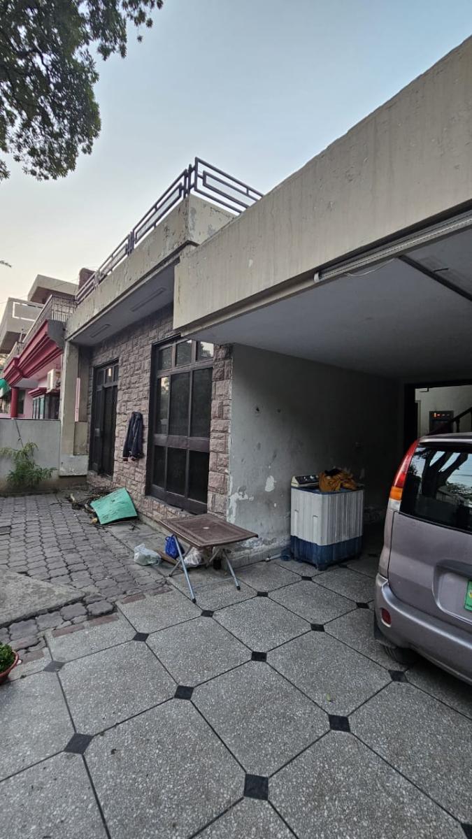 10 Marla Used House for sale in DHA, Lahore | TL-1435 Slide 1