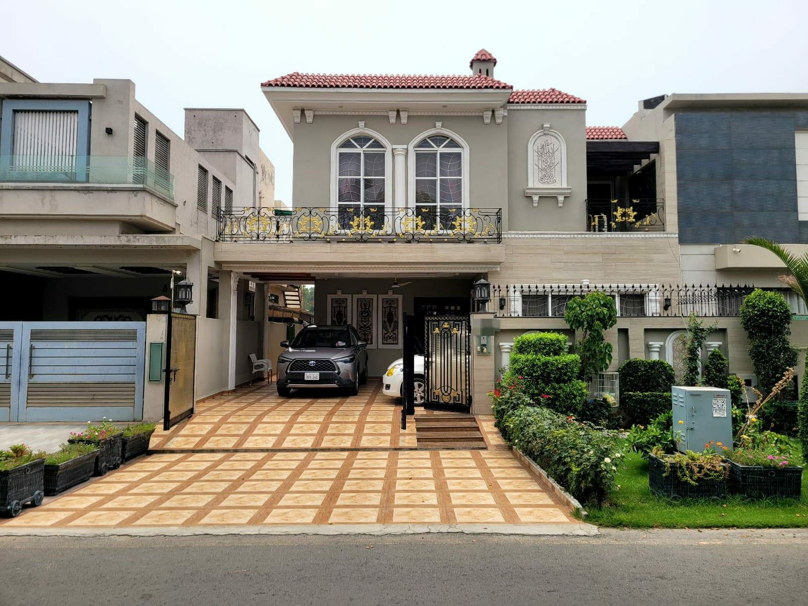 10 Marla Used House for sale in DHA, Lahore | TL-1445 Slide 1